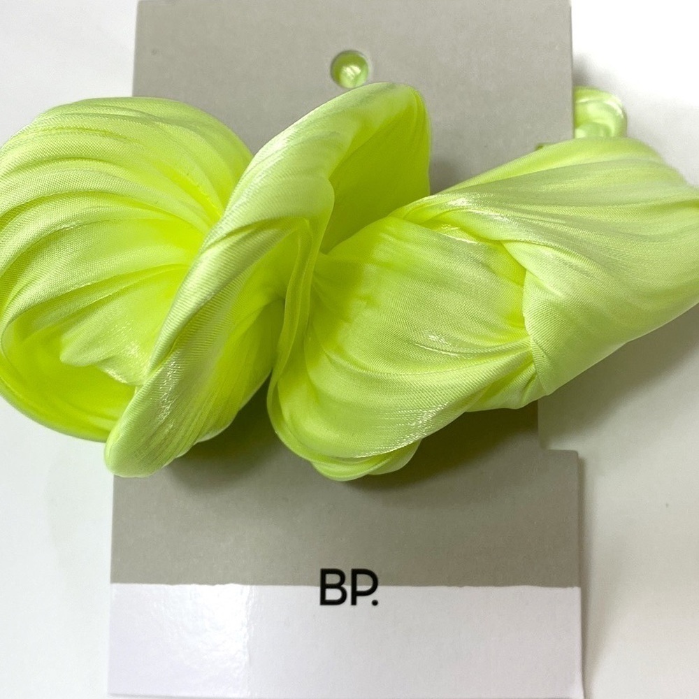 Nordstrom BP neon green scrunchie NWT
